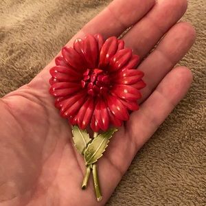 Red dahlia brooche